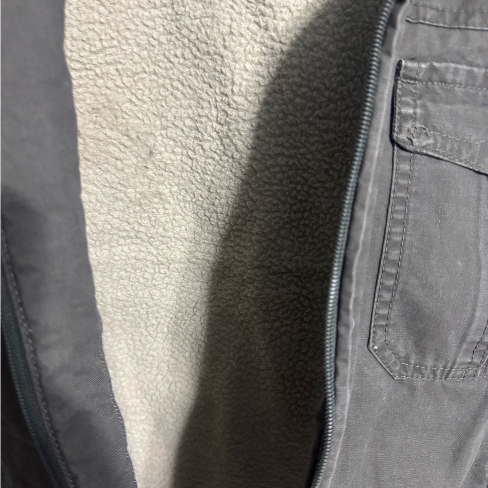 Vest - Picture 3 of 6